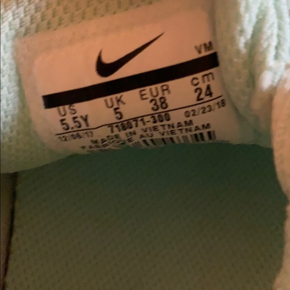 Nike - Picture 8 of 8